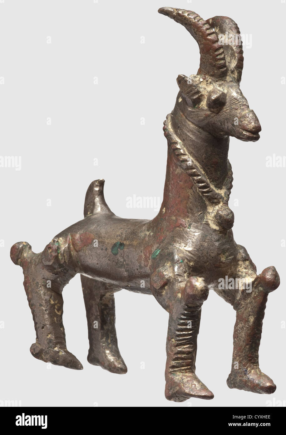 Une figure de Luistan d'un ibex, autour de 1000 av. J.-C. Bronze clair avec des restes de patine verte dans les endroits. Figure naturaliste d'un ibex, la tête fait creux. Hauteur 9.5 cm. Provenance: Collection privée anglaise, Londres, historique, historique, monde antique, monde antique, temps antique, objet, objets, alambics, coupure, découpe, découpes, méditerranée, métaux précieux, métaux précieux, sculpture, sculptures, statuette, figurine, figurines, statuettes, beaux-arts, art, droits additionnels-Clearences-non disponible Banque D'Images