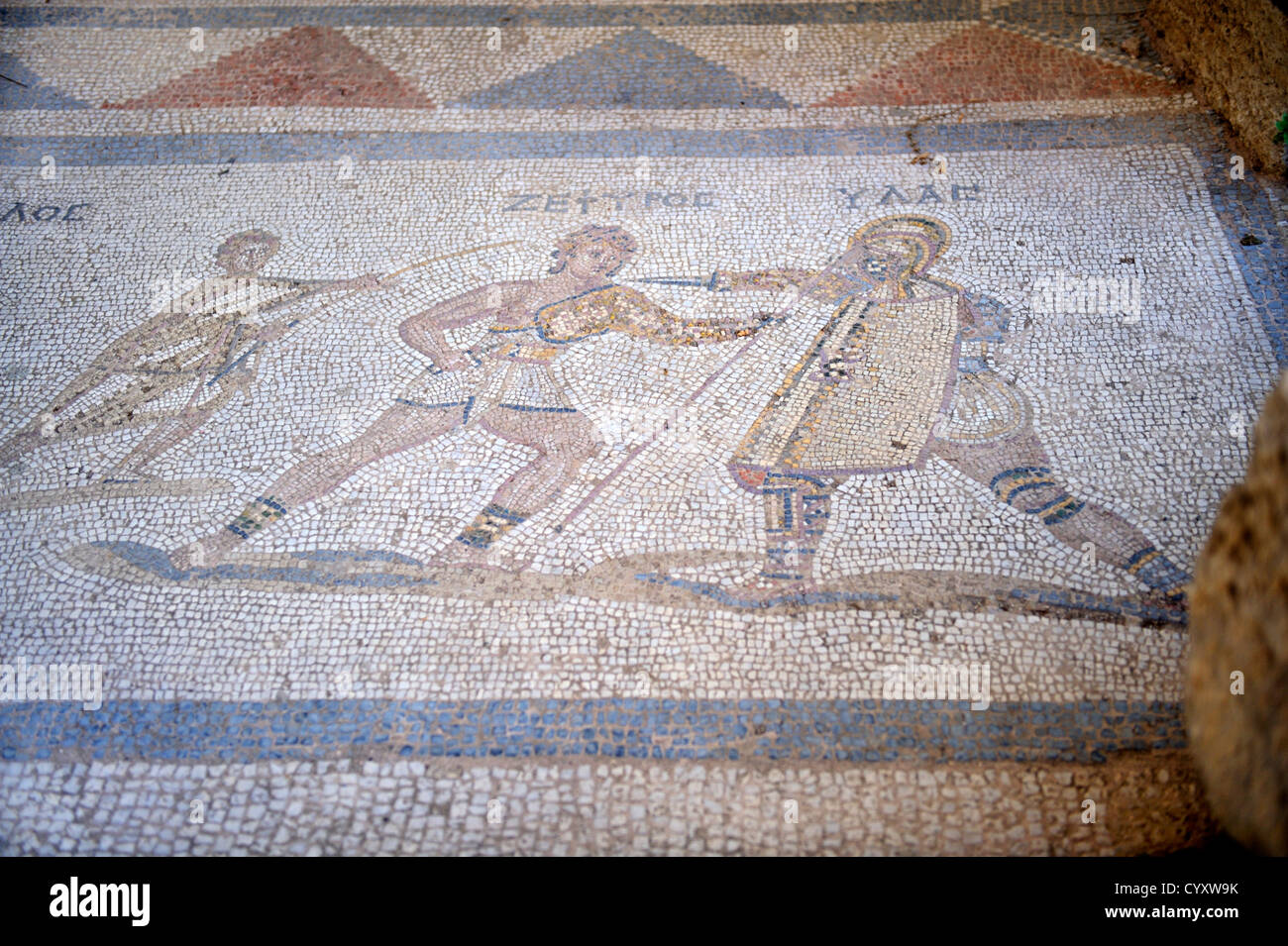 Mosaïque des gladiateurs en action île de Kos 'Fouilles' de l'Ouest, la Grèce. Les gladiateurs sont appelés Zephyros et Hylas Banque D'Images