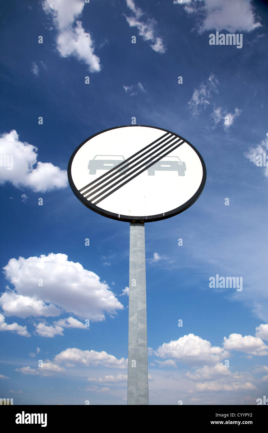 Voie publique à côté de la ville de Ségovie en espagne Banque D'Images