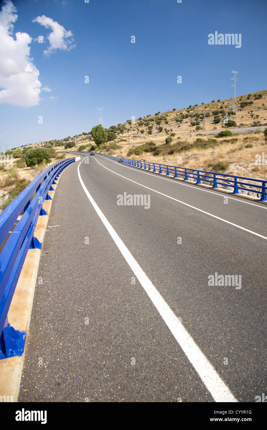 Voie publique à côté de la ville de Ségovie en espagne Banque D'Images