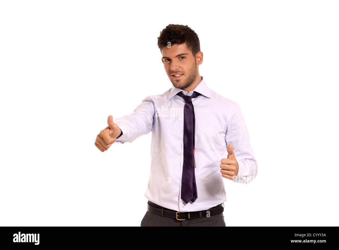 Young businessman symbole ok geste avec deux mains, isolé sur fond blanc Banque D'Images