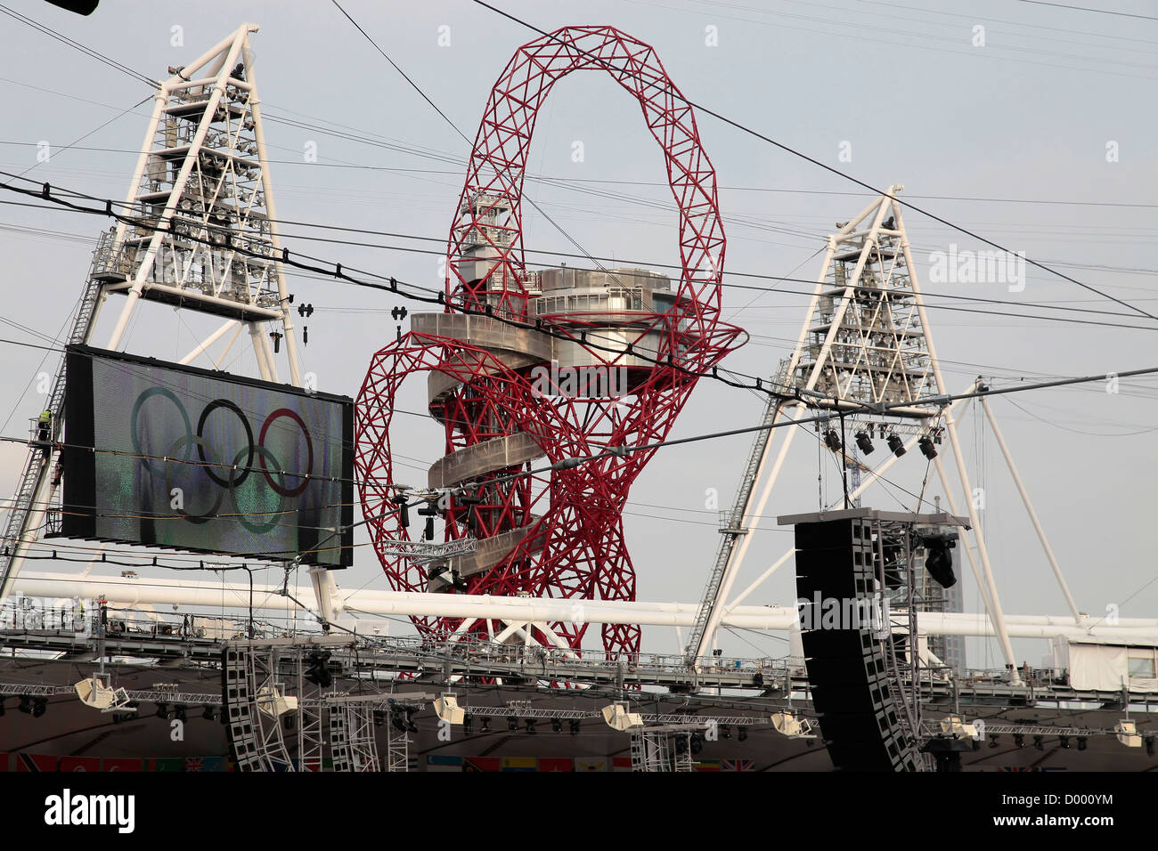 Le Parc olympique de Stratford Détail de l'Orbite par Anish Kapoor vu de l'intérieur du stade Îles Britanniques Grande-bretagne Londres Banque D'Images