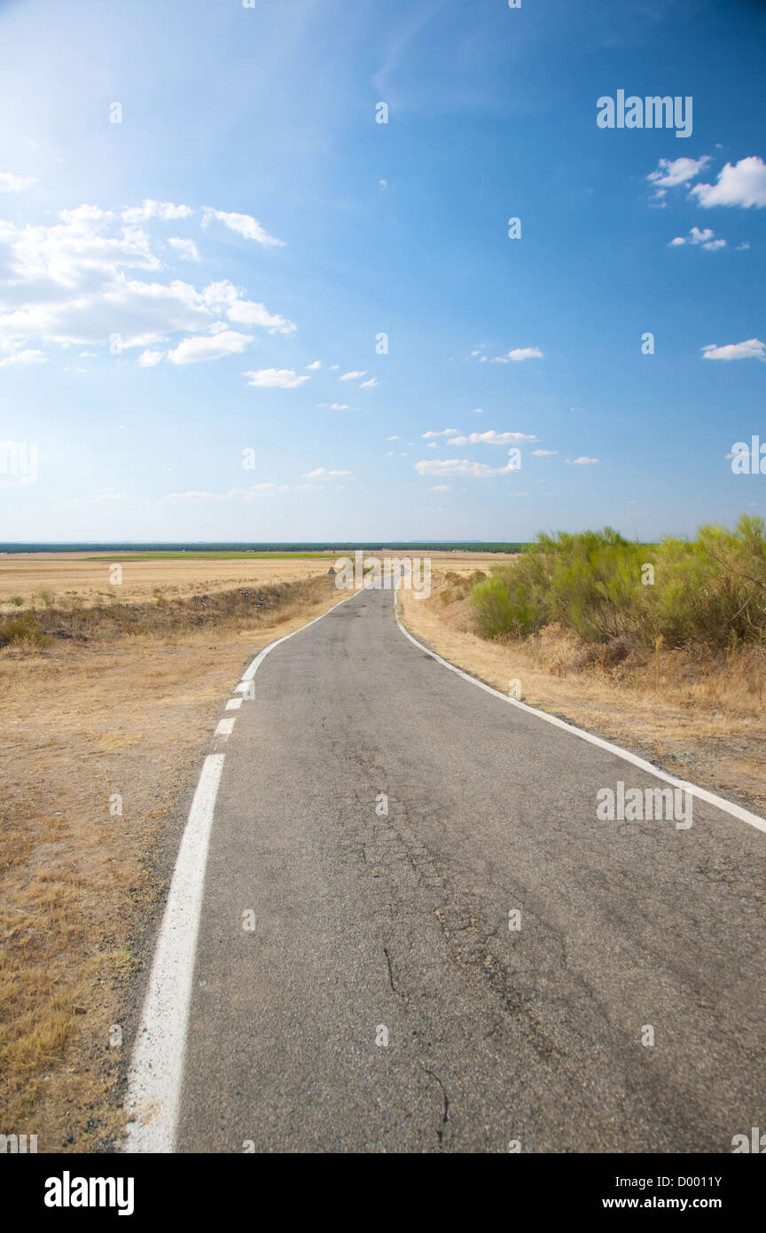 Voie publique à côté de la ville de Ségovie en espagne Banque D'Images