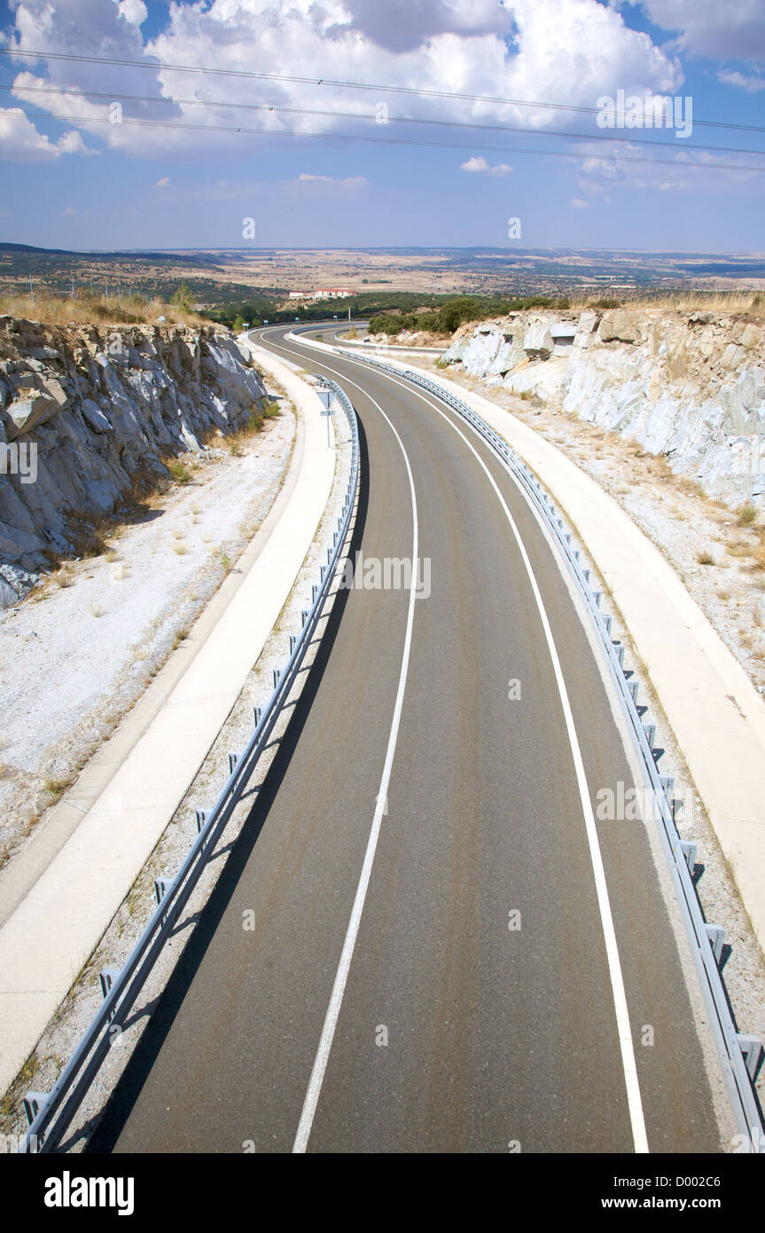 Voie publique à côté de la ville de Ségovie en espagne Banque D'Images