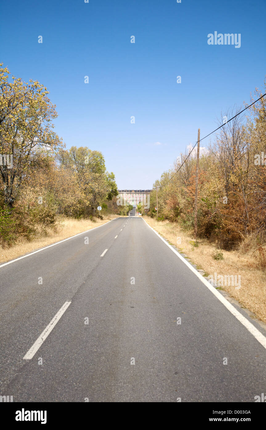 Voie publique à côté de la ville de Ségovie en espagne Banque D'Images