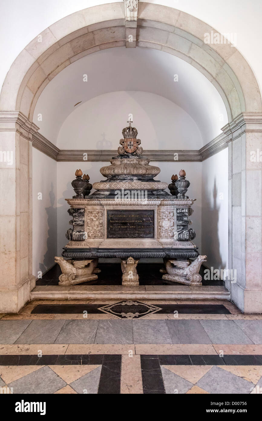 Le roi Dom João IV tombe dans le Panthéon Royal de la maison de Bragance. Le monastère de São Vicente de Fora. Lisbonne, Portugal. Banque D'Images