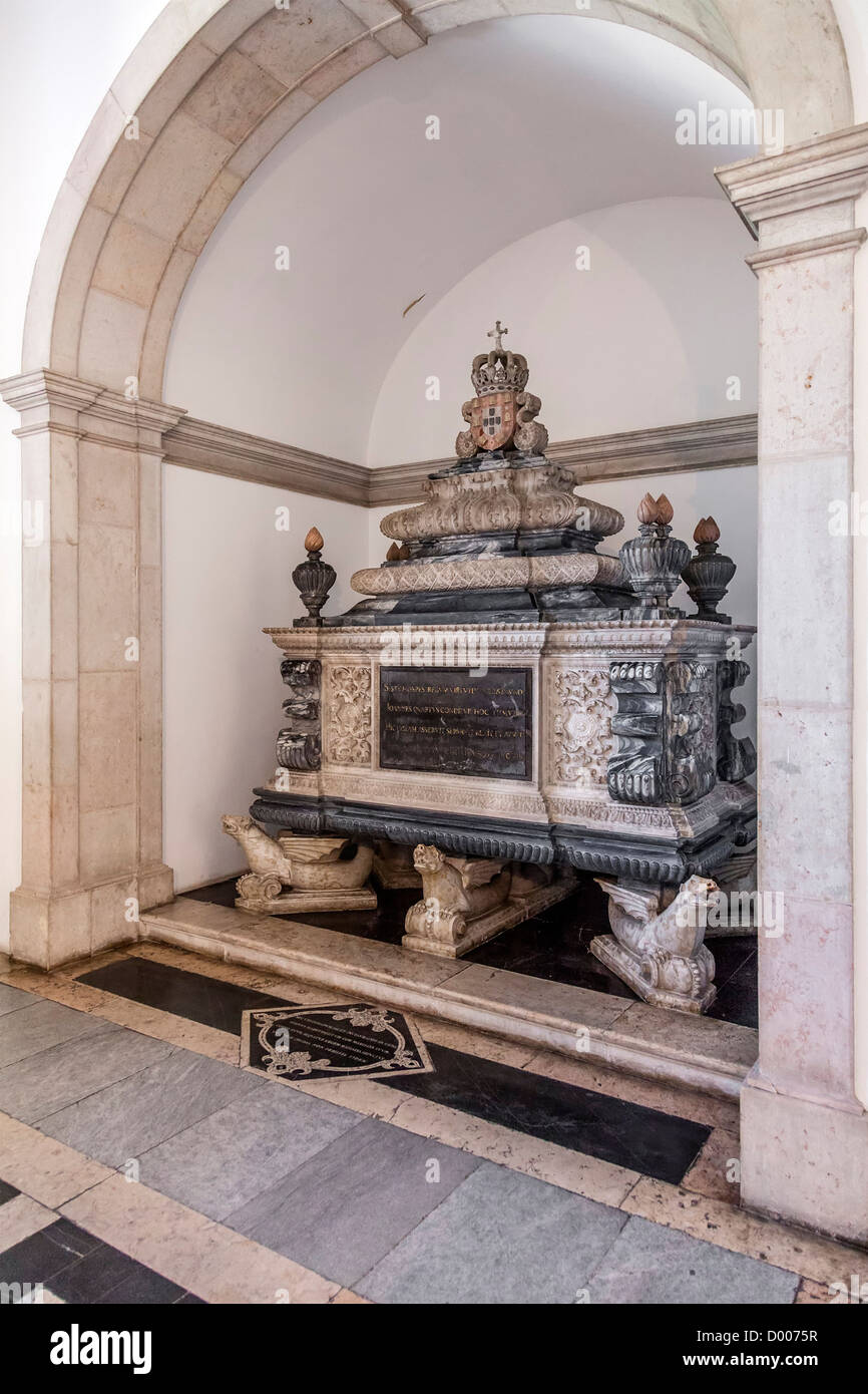 Le roi Dom João IV tombe dans le Panthéon Royal de la maison de Bragance. Le monastère de São Vicente de Fora. Lisbonne, Portugal. Banque D'Images