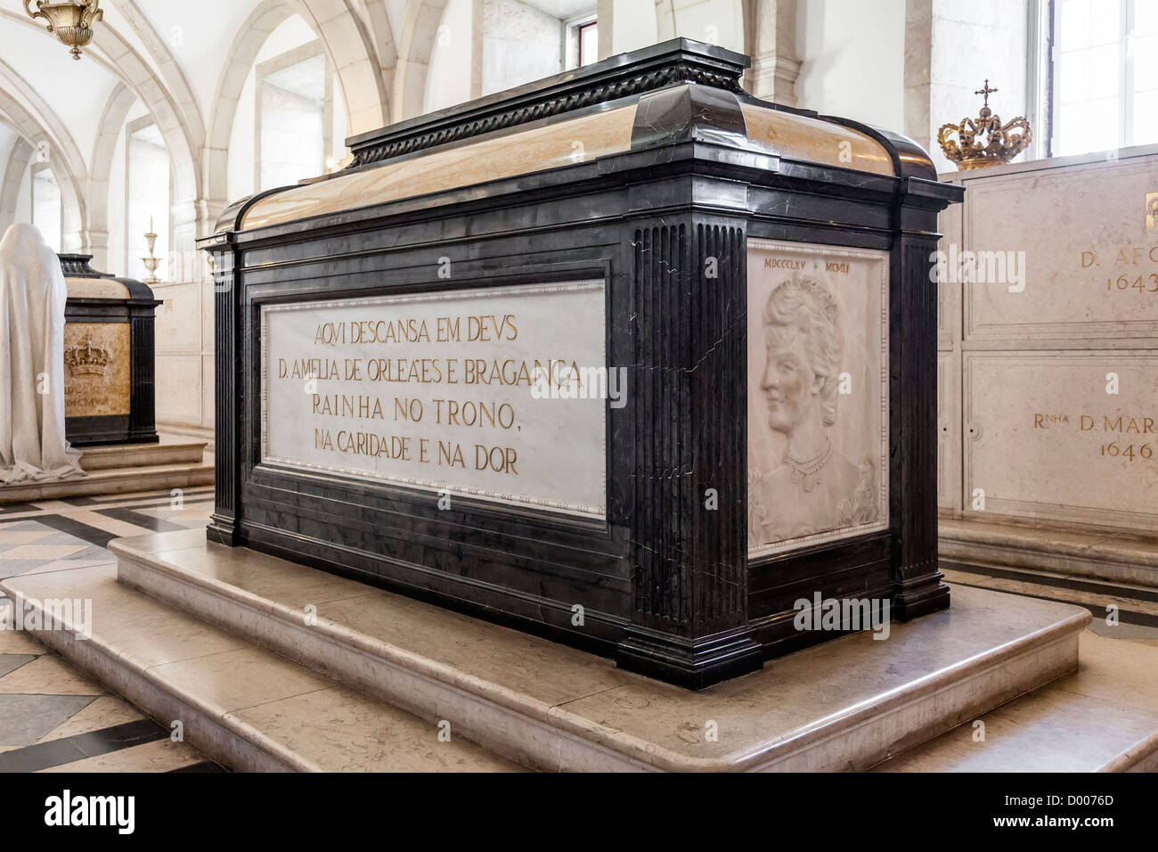 Reine Amelia tombe dans le Panthéon Royal de la maison de Bragance. Le monastère de São Vicente de Fora. Lisbonne, Portugal. Banque D'Images