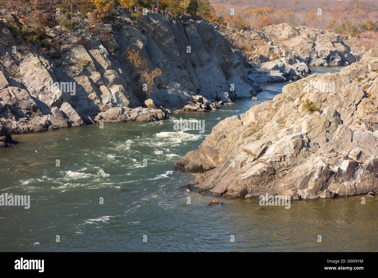 GREAT FALLS, Maryland, États-Unis - en aval du grand fleuve Potomac Falls. Banque D'Images