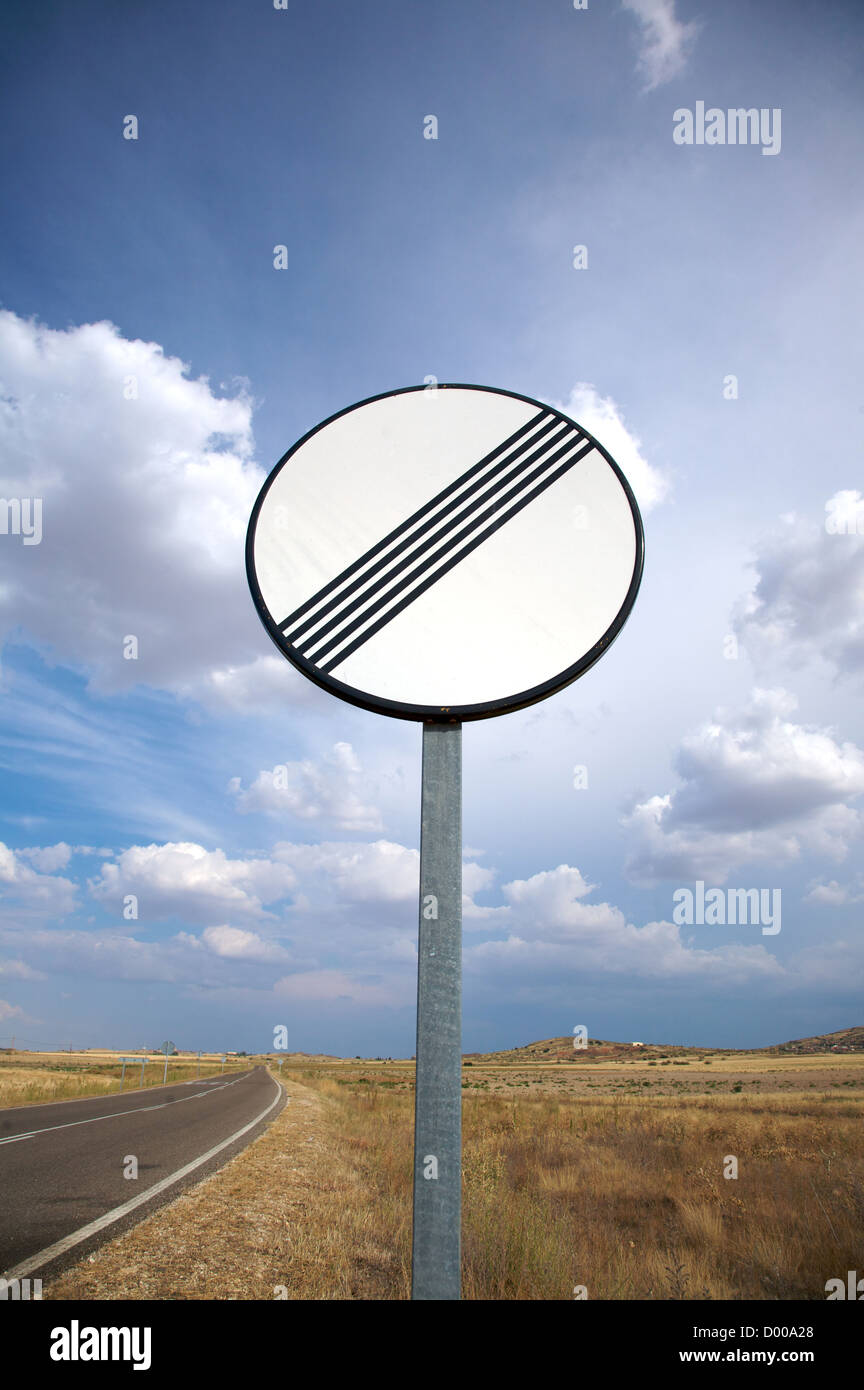 Voie publique à côté de la ville de Ségovie en espagne Banque D'Images