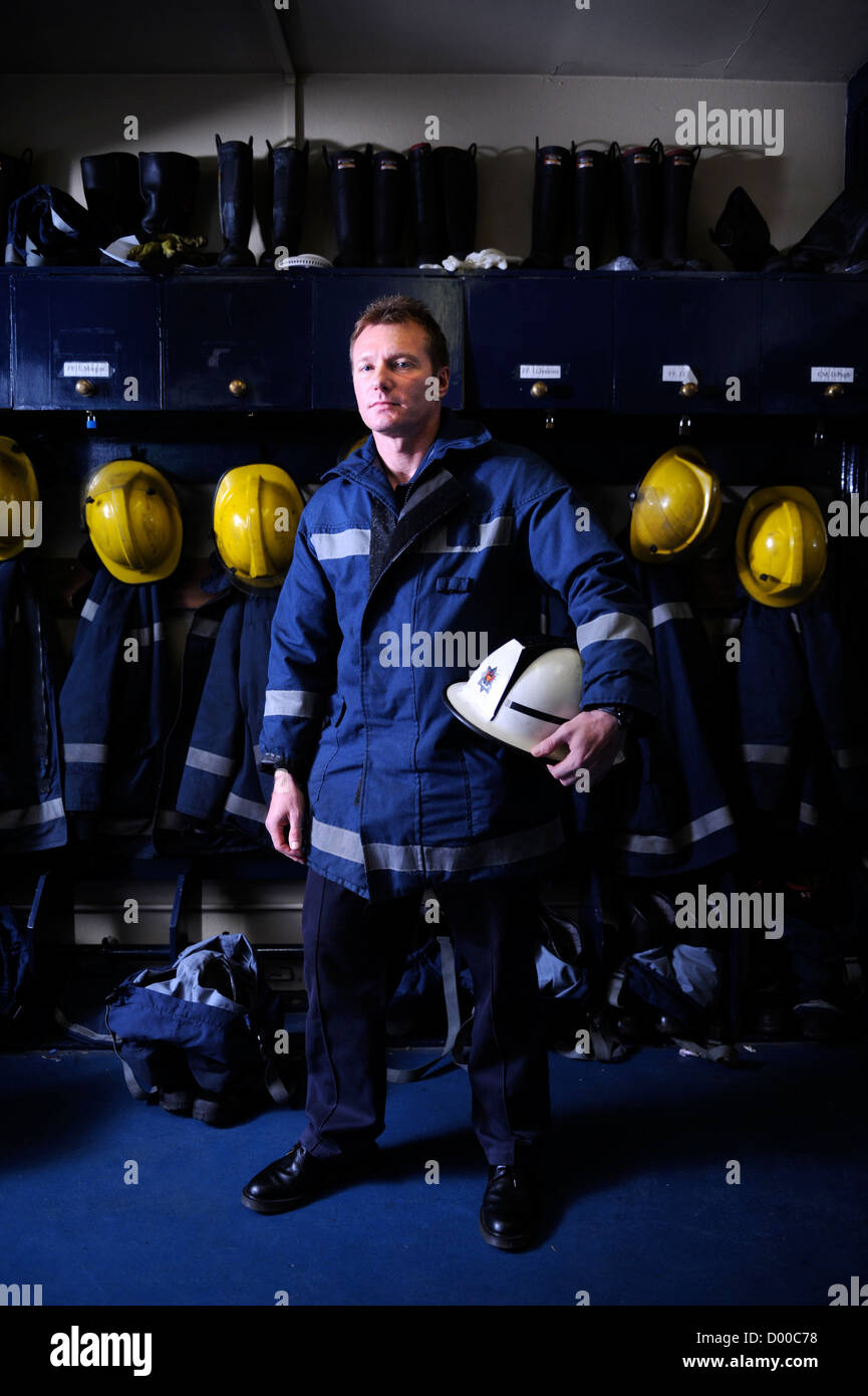 Re. Fireman de white watch à Pontypridd Fire Station en S Wales - watch Manager Tony Green Banque D'Images