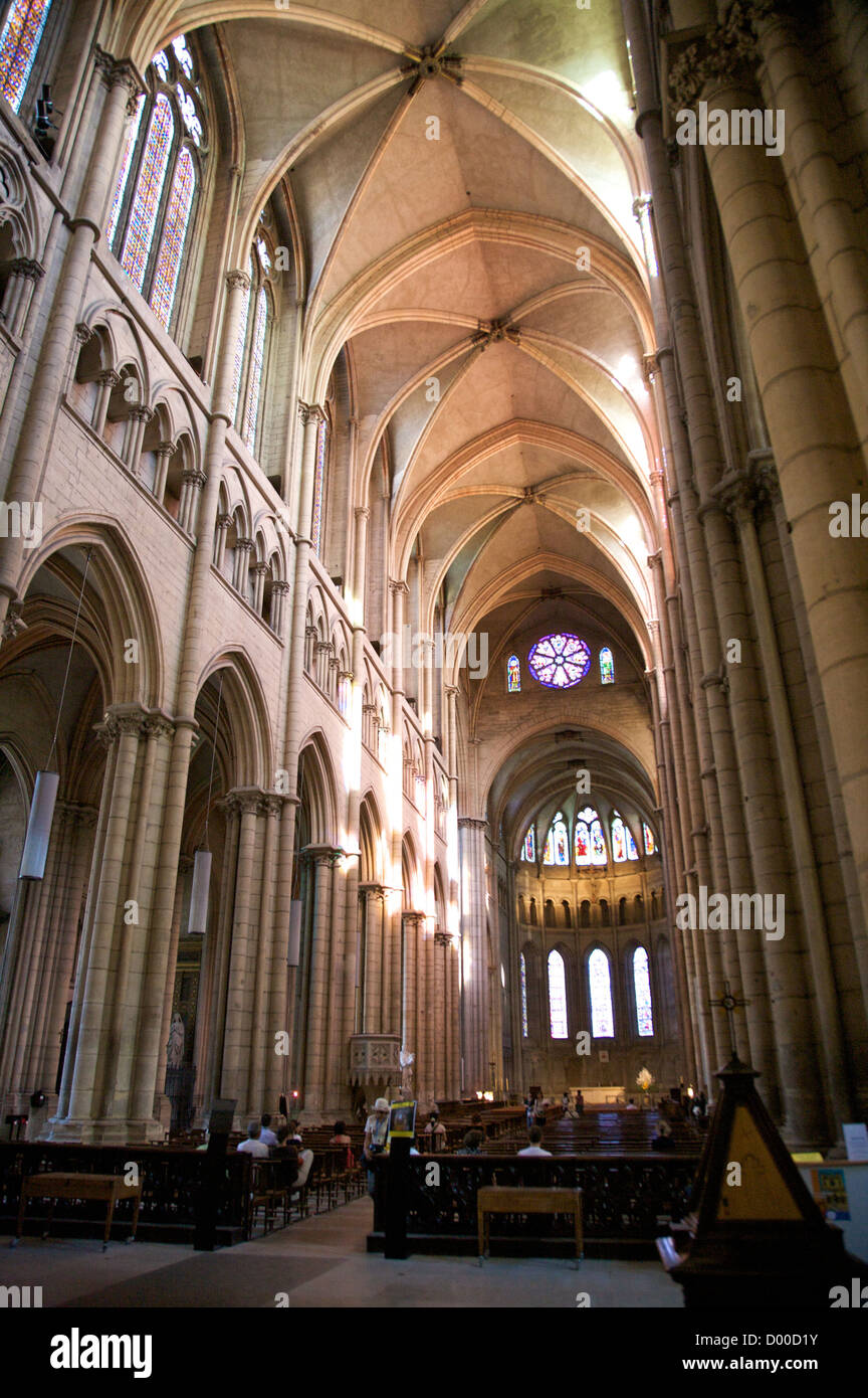 À l'intérieur de l'Église libre accès au public à Avignon Banque D'Images