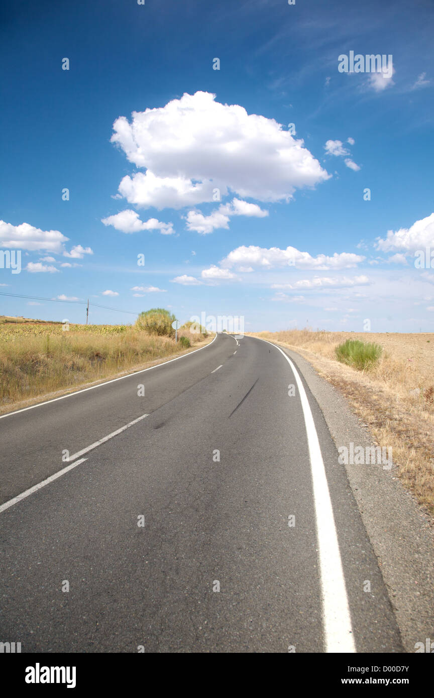 Voie publique à côté de la ville de Ségovie en espagne Banque D'Images