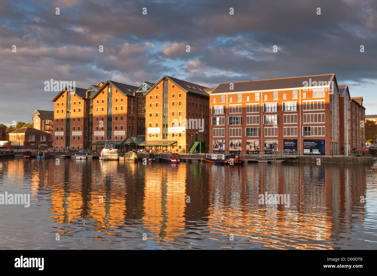 Vue sur les quais et Gloucester historique restauré vieux entrepôts, Gloucestershire, Royaume-Uni Banque D'Images