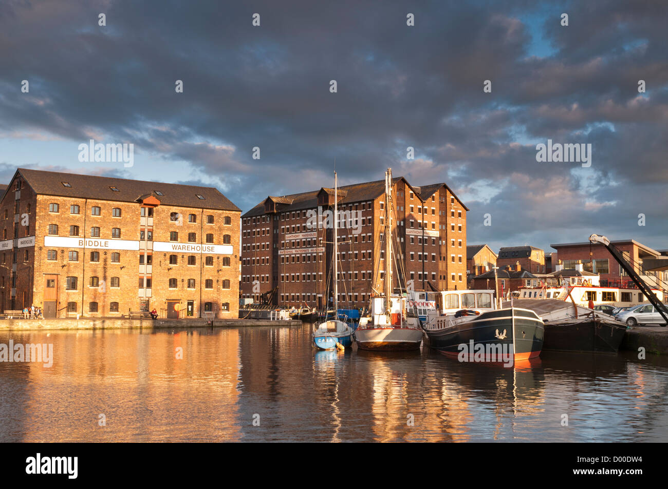 Vue sur les quais et Gloucester historique restauré vieux entrepôts, Gloucestershire, Royaume-Uni Banque D'Images