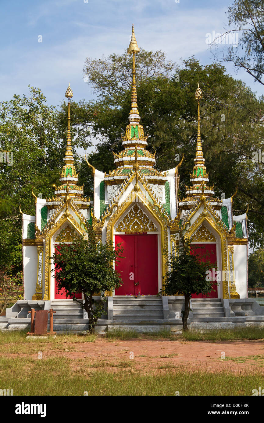 Temple splendide bâtiment dans le parc historique d'Ayutthaya, Thaïlande Banque D'Images
