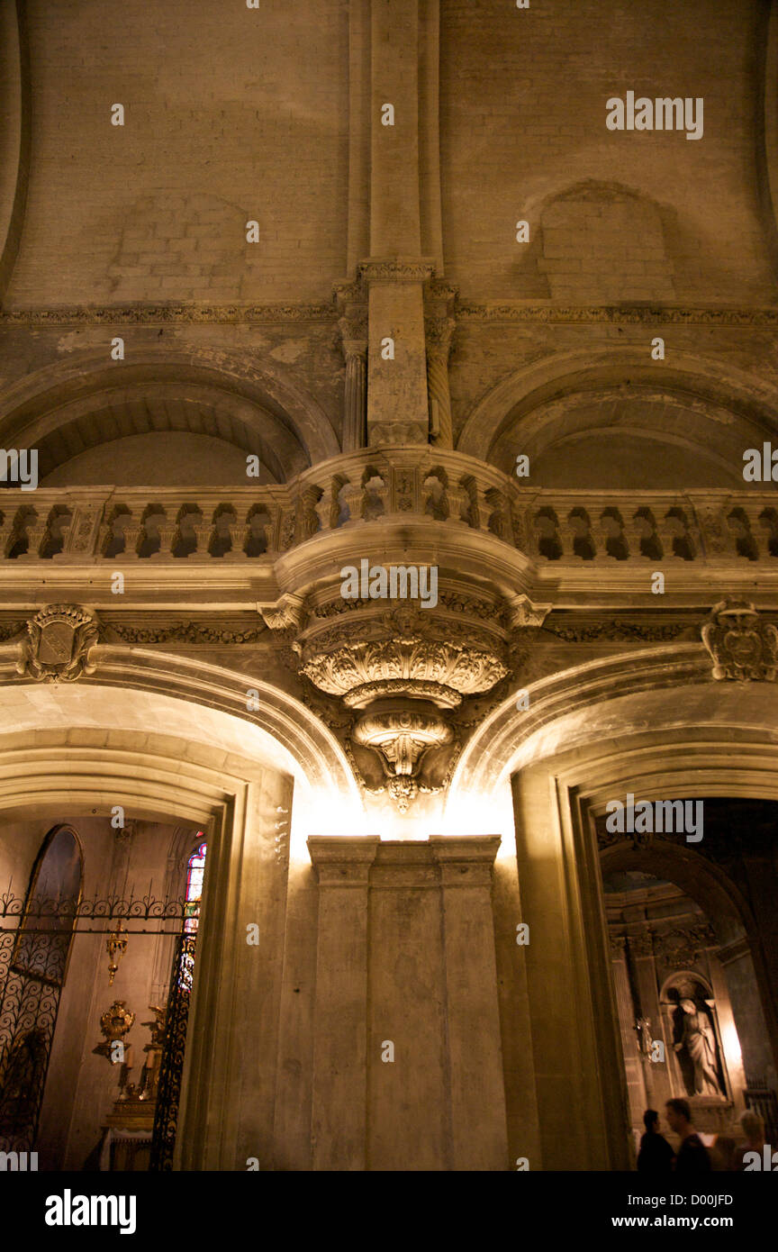 À l'intérieur de l'Église libre accès au public à Avignon Banque D'Images