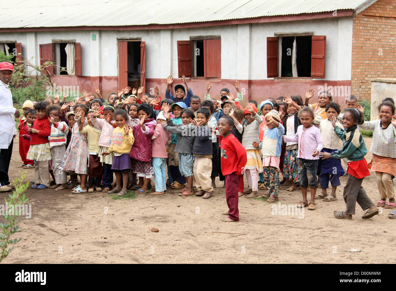 Les enfants de l'école malgache d'une collectivité agricole près du lac Tritriva, Madagascar, Afrique. Banque D'Images