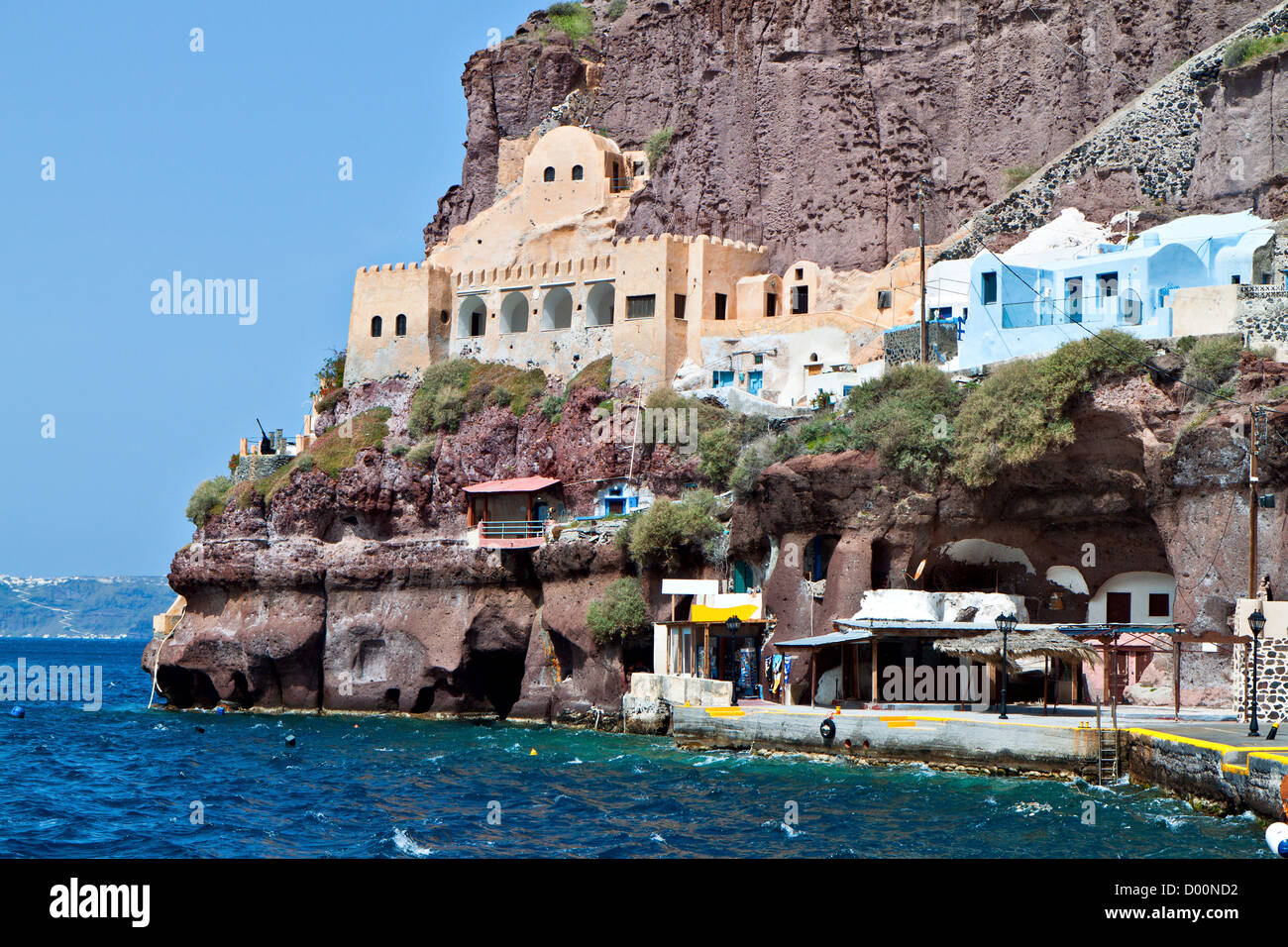 L'île de Santorin à la mer Egée en Grèce. Célèbre station balnéaire ...