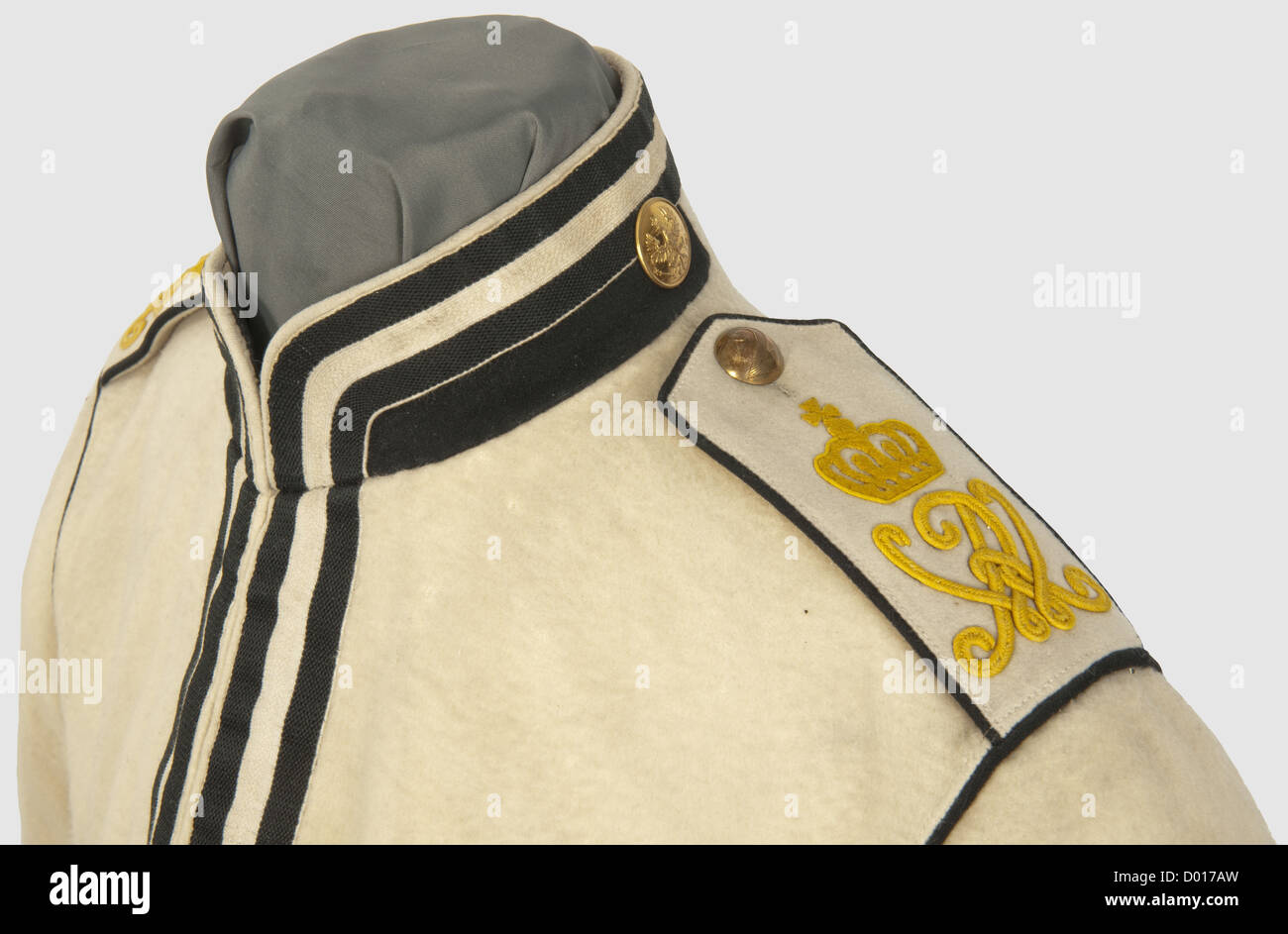 Ensemble uniforme,d'un caporal dans le régiment de Cuirassier de la vie  Nr.1.Tunique avec des bordures et des tuyaux noirs,les épaulières avec un  chiffrement régimentaire brodé.le dorsal porte un timbre d'arsenal pour le
