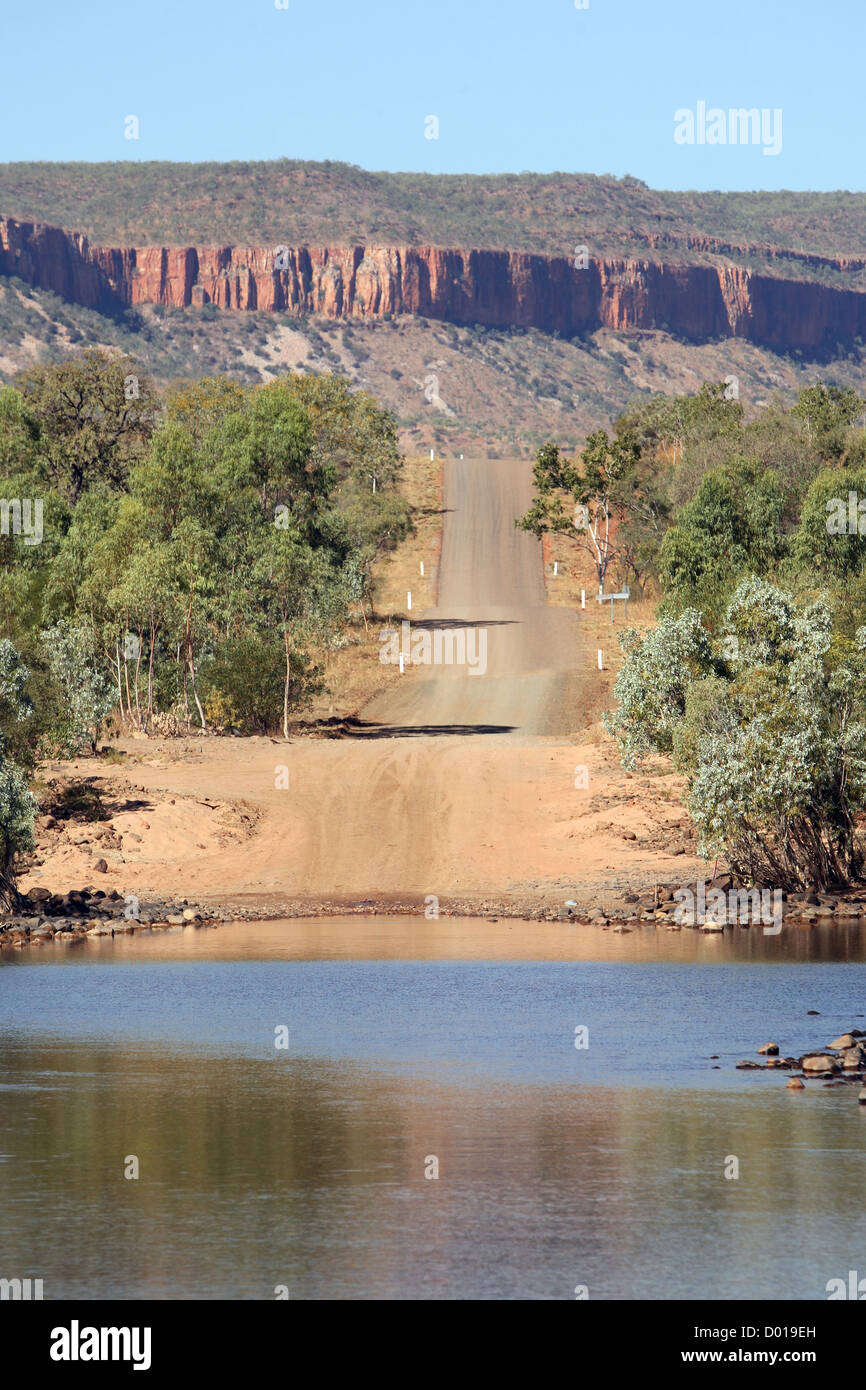 Le passage de la rivière Pentecôte sur Gibb River Road. De Kimberley, en Australie occidentale. Banque D'Images