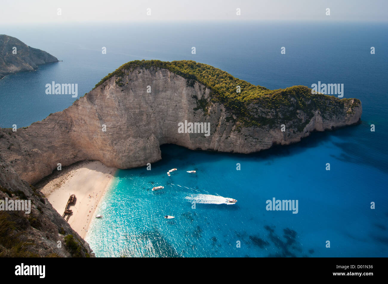,La célèbre épave de Navagio Beach sur l'île de Zakynthos, Grèce. Banque D'Images