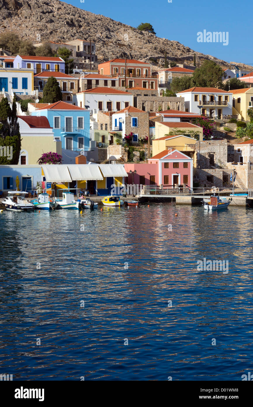 Maisons colorées, Halki, Chalki, Dodekanese, Grèce, portrait Banque D'Images