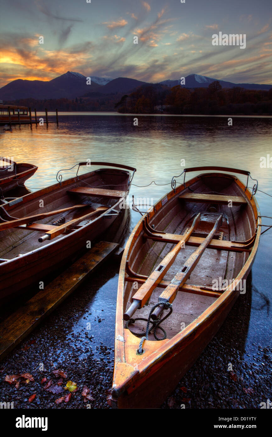 Bateaux à rames, Derwent Water, Lake District, HDR Banque D'Images