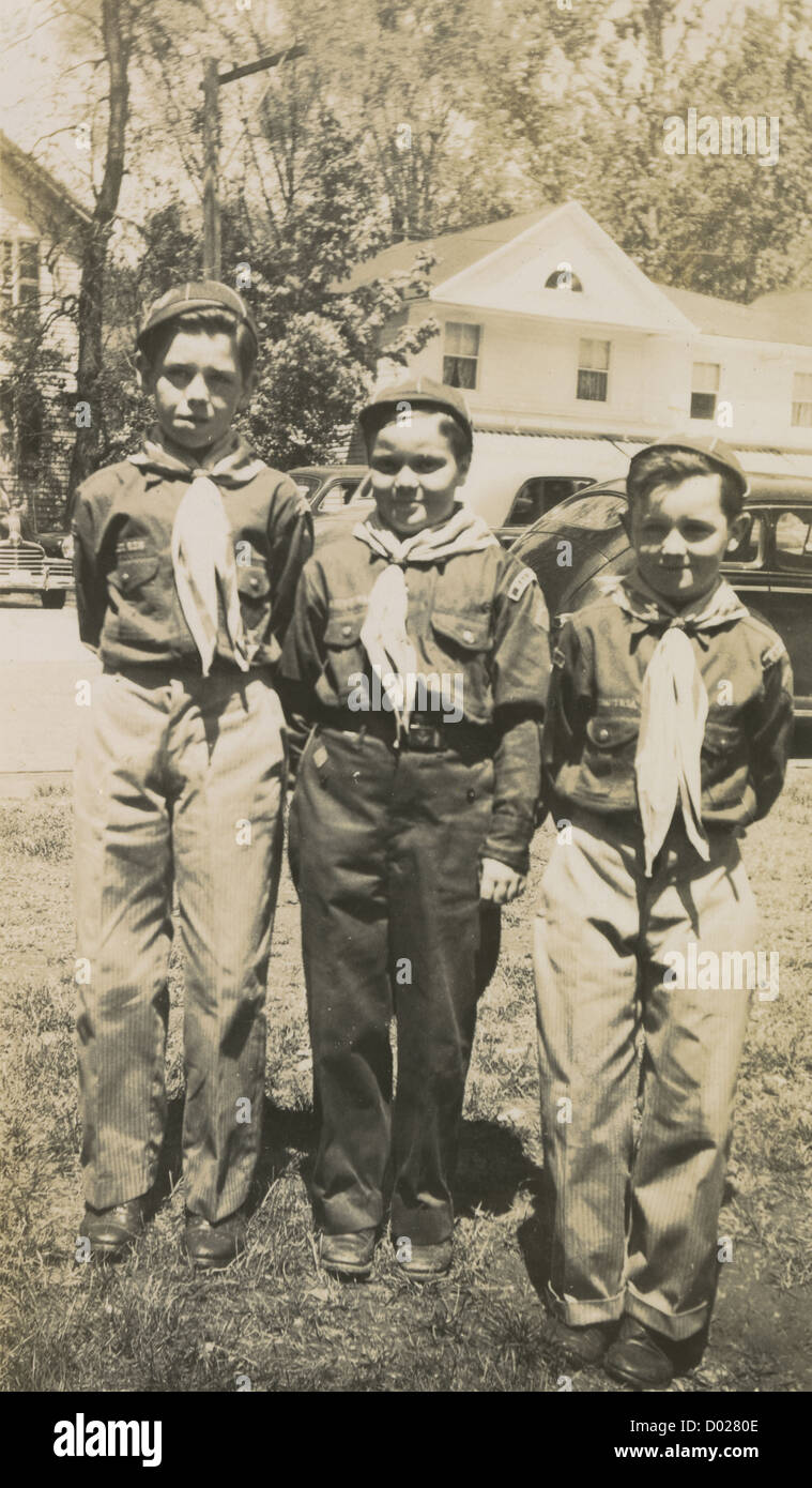 Vers 1930, photographie, trois scouts de garçon, probablement du Massachusetts, de l'Angleterre, USA. Banque D'Images