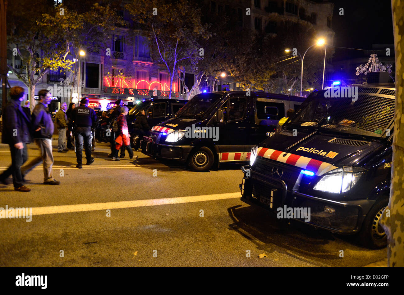Manifestations et grève générale à Barcelone. Dépliage et police Mossos d'Esquadra Banque D'Images
