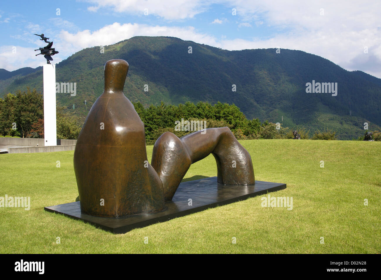 Figure : jambe inclinables Arch par Henry Moore Hakone Open Air Museum. Le Japon Banque D'Images