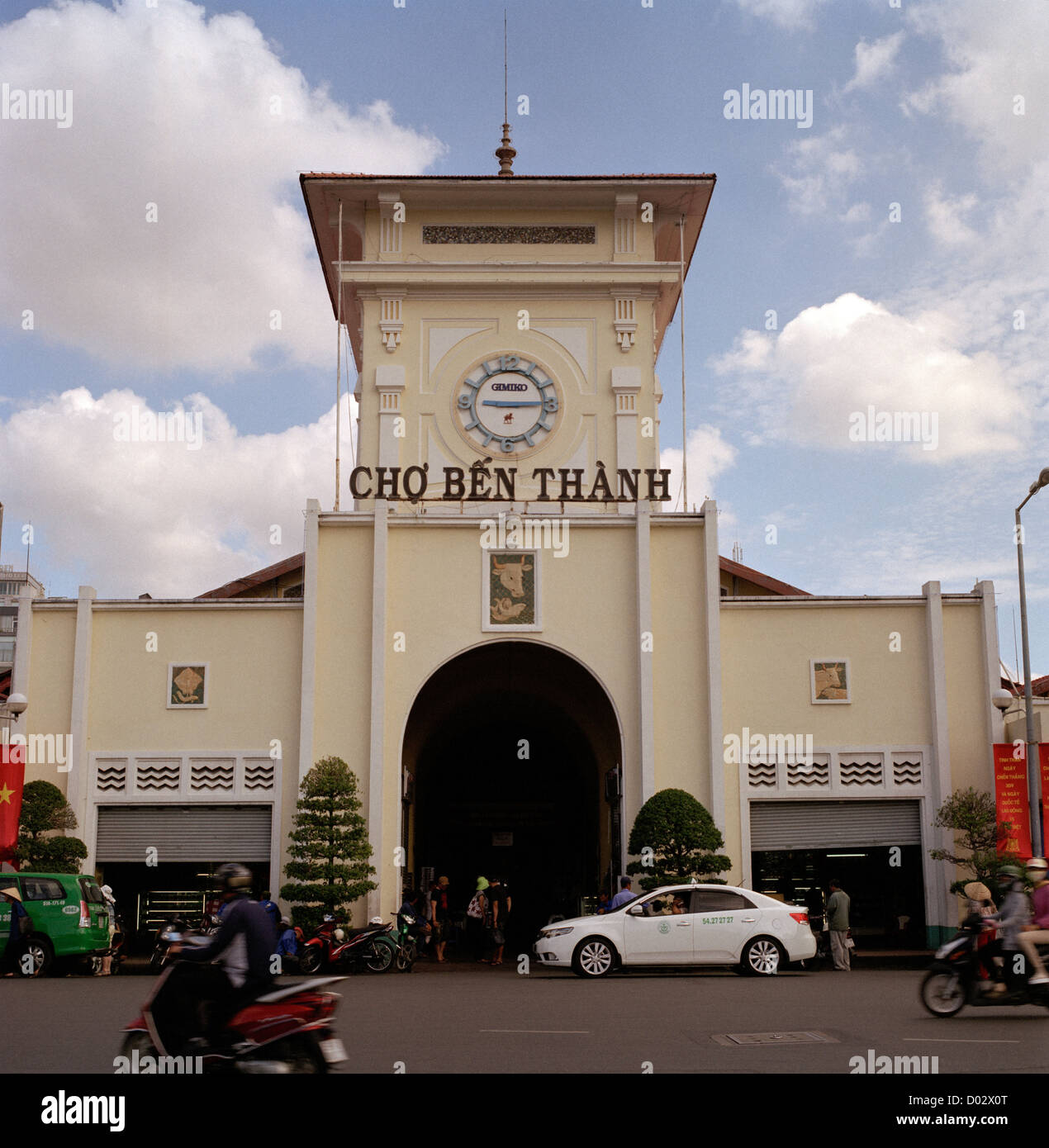 Le marché Ben Thanh à Saigon Ho chi minh ville au Vietnam en Extrême-Orient asie du sud-est. architecture bâtiment marchés histoire voyage wanderlust Banque D'Images