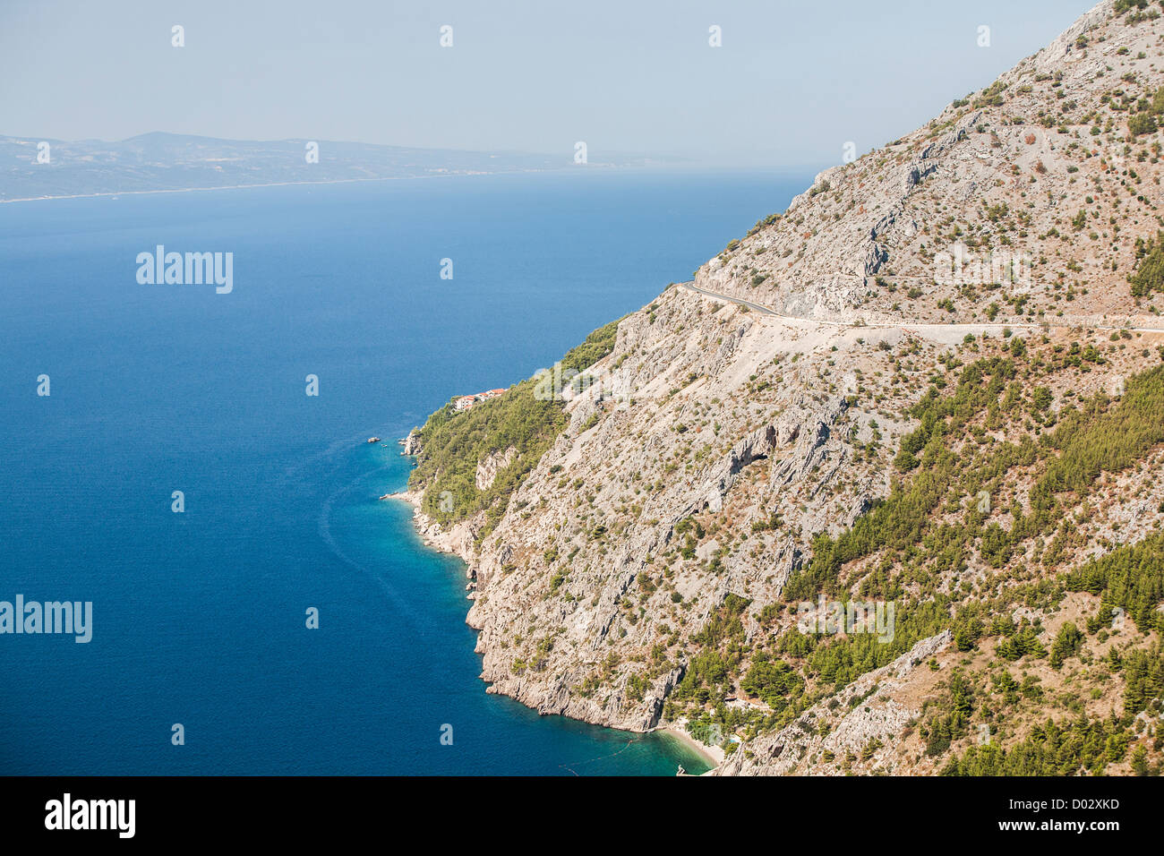 La côte croate de la mer Adriatique avec la ligne Banque D'Images