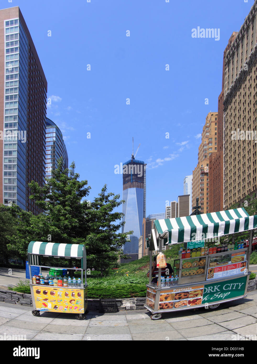 One World Trade Center en voie d'achèvement à au nord de Battery Park lower Manhattan New York City Banque D'Images