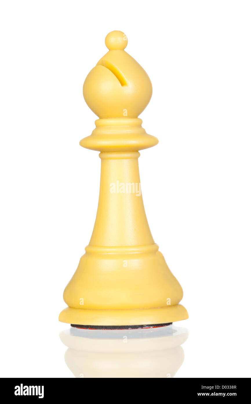Pièce d'échecs fou blanc isolé sur fond blanc avec la réflexion sur le sol  Photo Stock - Alamy