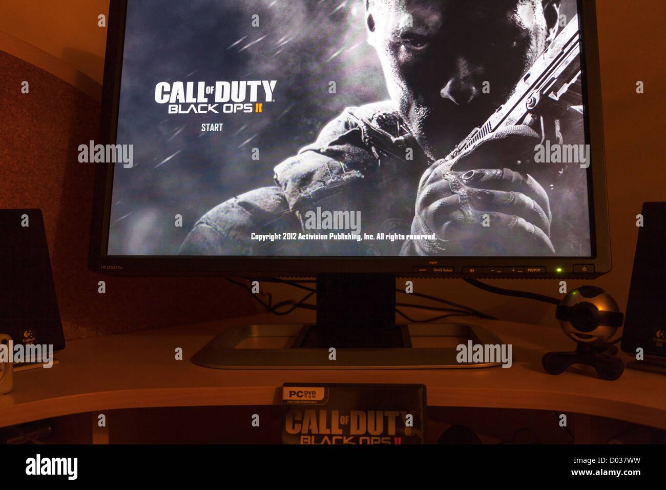 Call of Duty Black Ops 2 jeu de deux ordinateurs par Activision et treyarch Banque D'Images