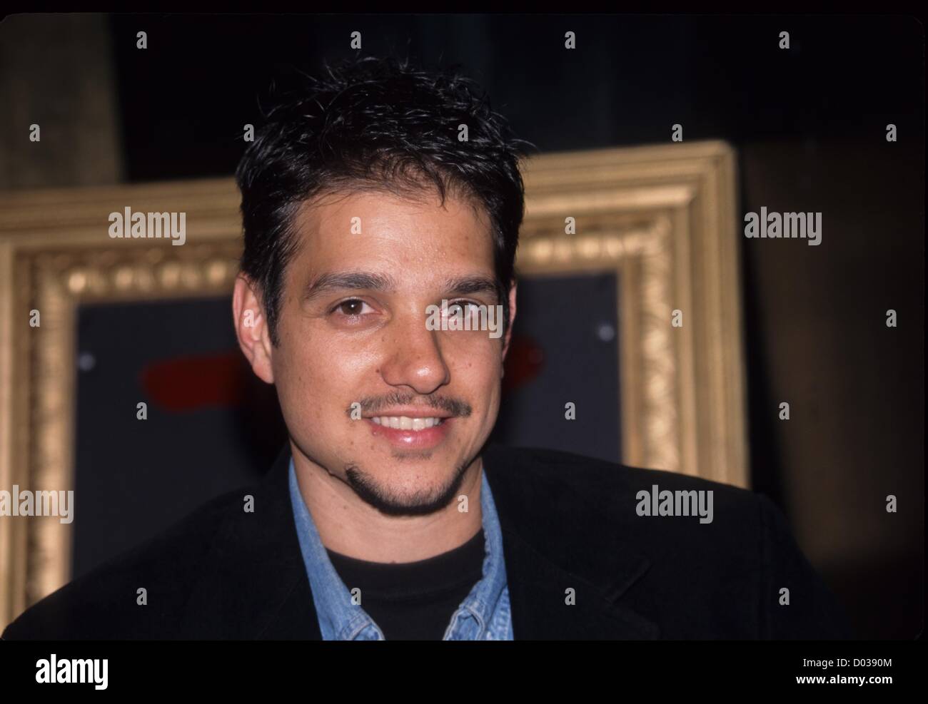 RALPH MACCHIO.Joe Pesci HMV store d'apparence pour promouvoir CD Vincent La Guardia Gambini chante pour vous 1998.k13659jbb.(Image Crédit : © John Barrett/Globe Photos/ZUMAPRESS.com) Banque D'Images