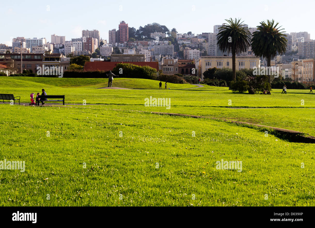 Fort Mason Parc avec vue sur San Francisco Marina District Banque D'Images