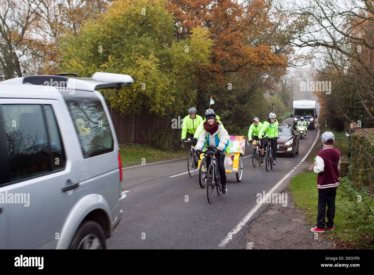 16 Nov 2012 : Windsor, Royaume-Uni - La BBC One Show 2012 Rickshaw défi pour les enfants dans le besoin avec Matt Baker et Alex Jones. Banque D'Images
