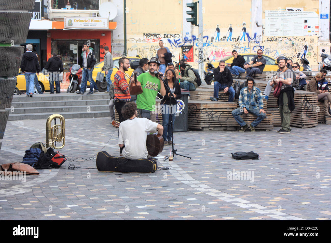 Des musiciens de rue à Monastiraki, Athènes Banque D'Images