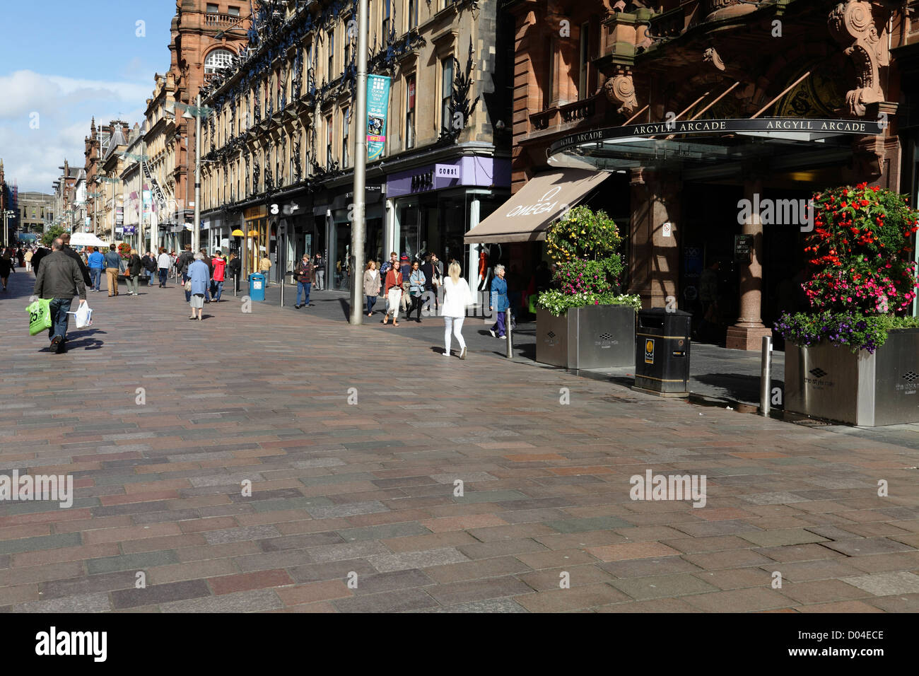 Buchanan Street quartier commerçant piétonnier en été, centre-ville de Glasgow, Écosse, Royaume-Uni Banque D'Images