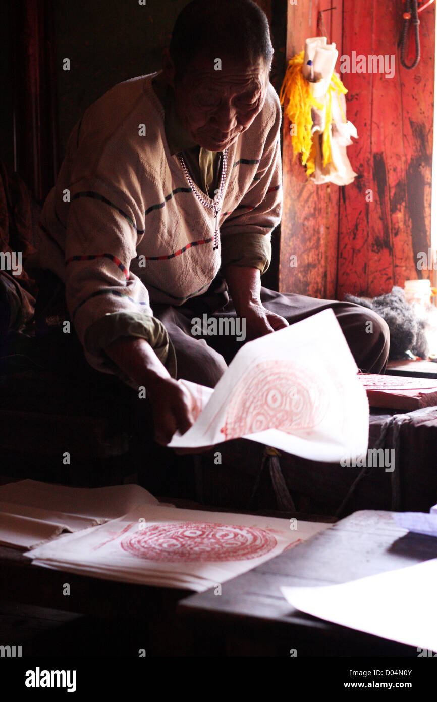 Écritures tibétain de l'impression, l'impression écriture Bakong Lamaserie, Dege, NW Sichuan Banque D'Images