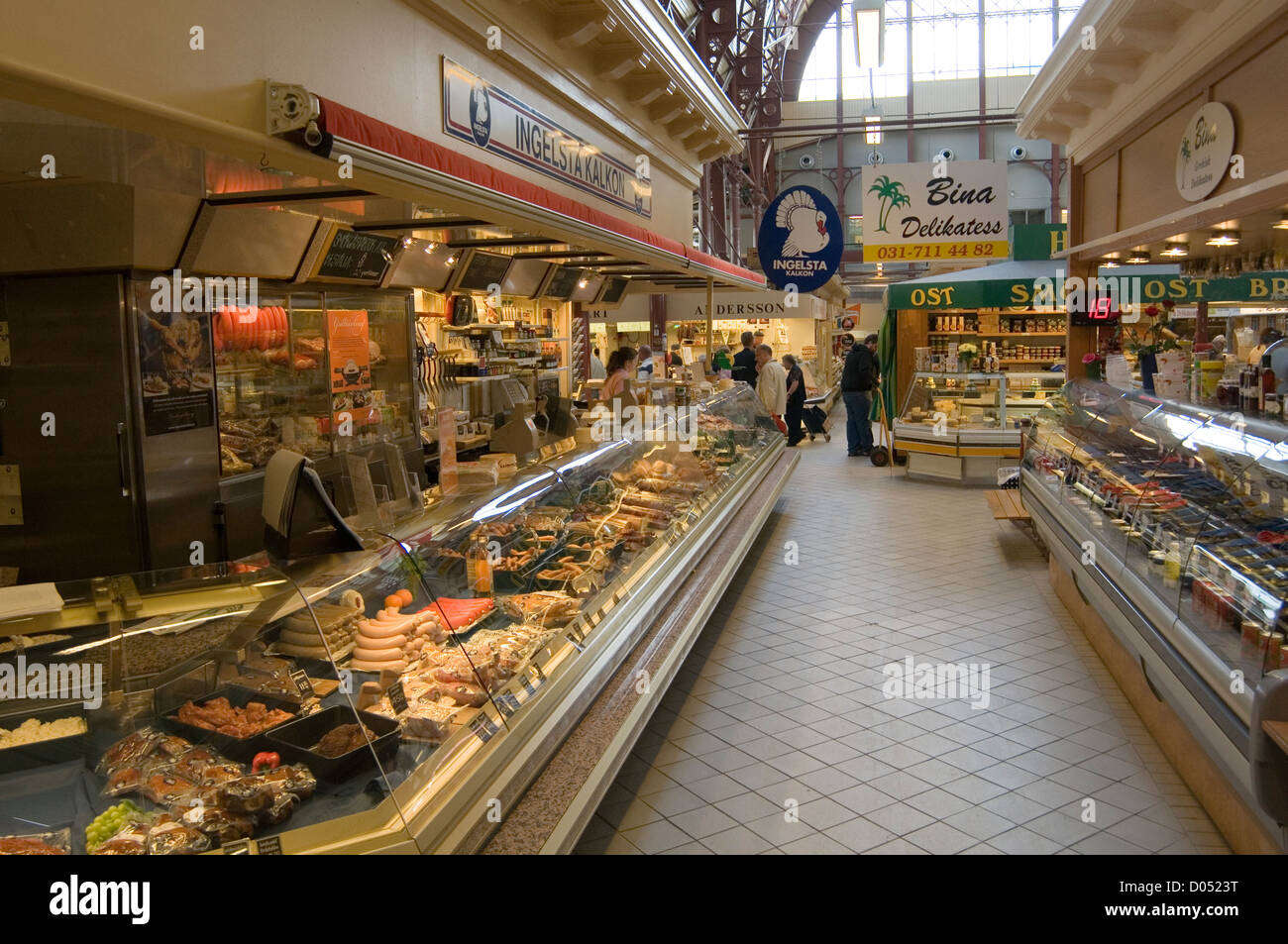 Saluhallen A Goteborg Place Du Marche Couvert A Gothenburg Suede Swedish Food Stall Etals Des Marches D Aliments Frais Produits Inde Photo Stock Alamy