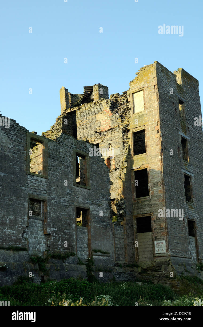 Les vestiges du château de Thurso, Thurso, Caithness, en Écosse. Banque D'Images