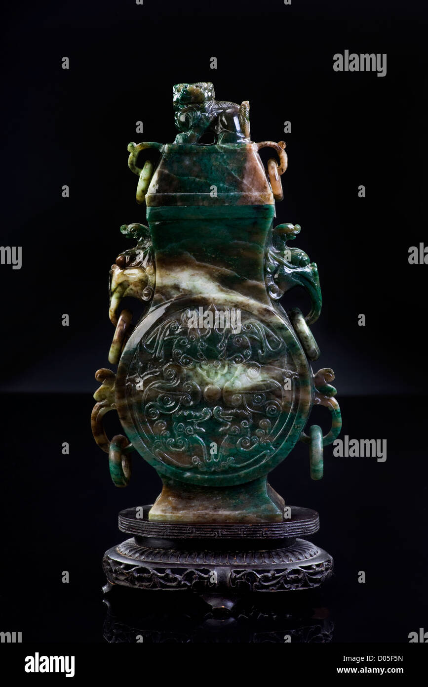 Jade chinois fait de l'urne au début des années 1900. Banque D'Images