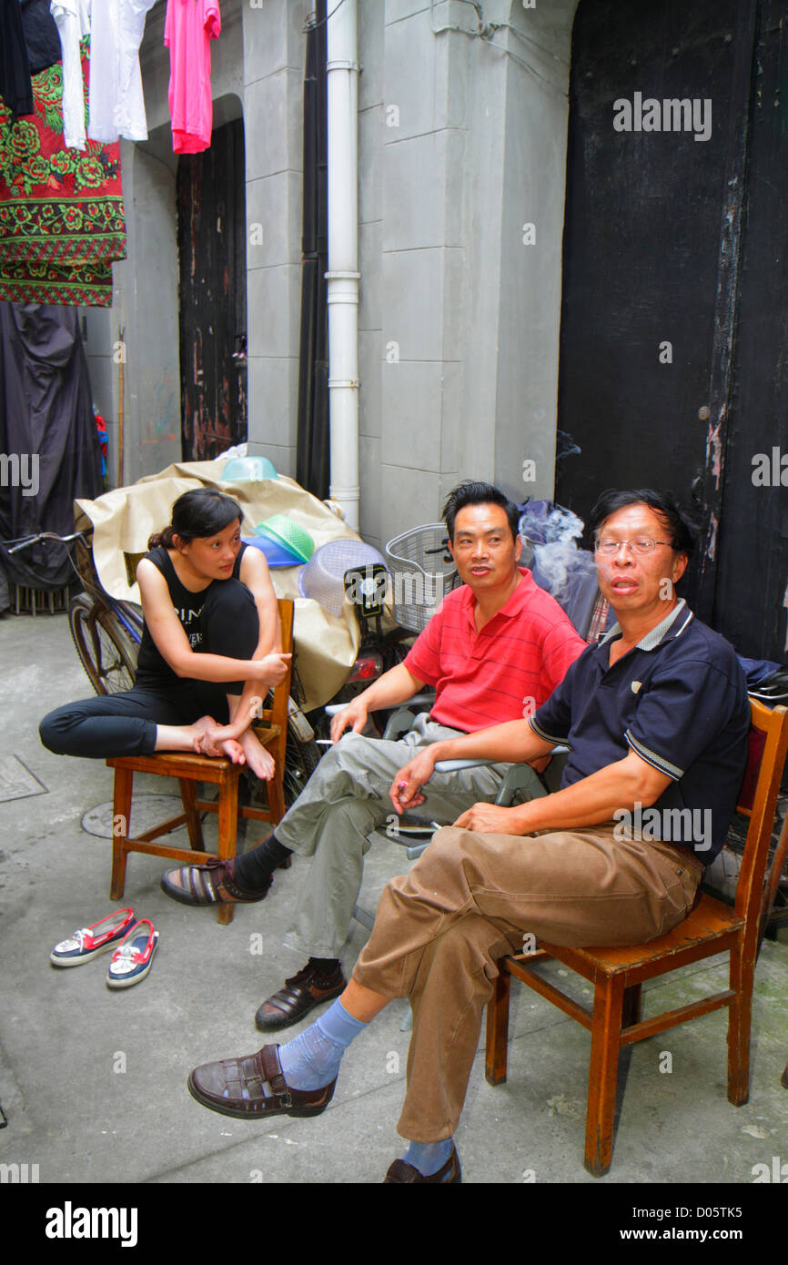 Shanghai Chine,Asie,Chinois,Oriental,Luwan District,Xintiandi,Fuxing Middle Road,Huai hai Communauté,Asiatiques asiatiques,adultes homme hommes,femme femmes Banque D'Images