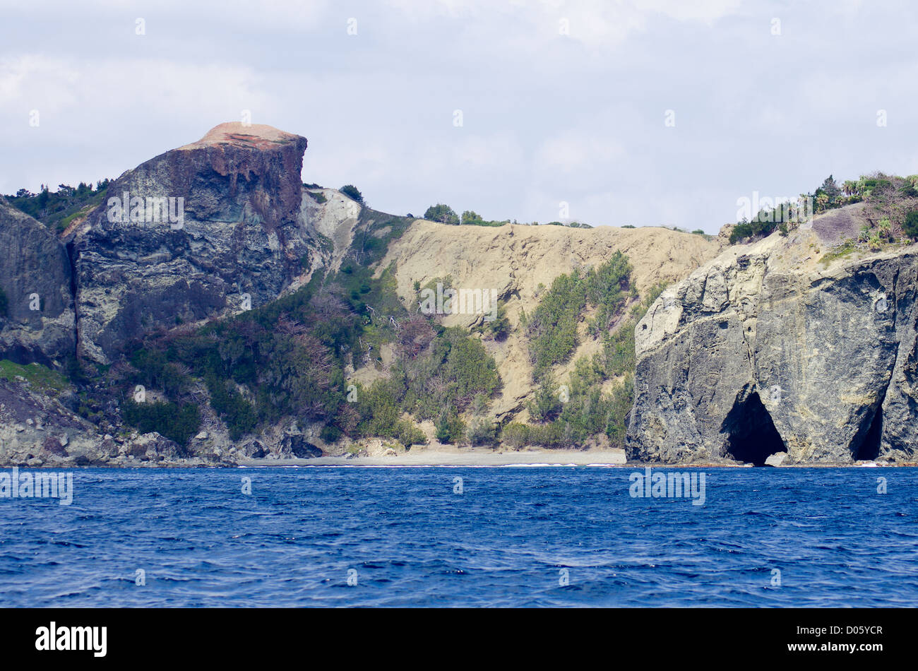 Plage sur le cou d'Azur Tatsumi sur Chichijima, Îles d'Ogasawara, Japon Banque D'Images