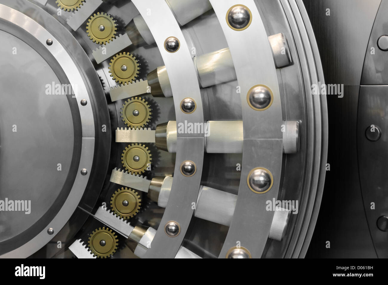 Ouvrir une porte en toute sécurité dans une chambre forte Banque D'Images