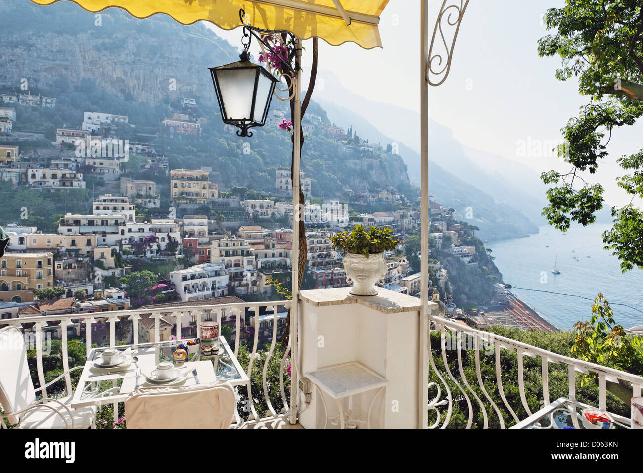 Matin Vista depuis la terrasse de l'hôtel Poseidon, Positano, Campanie, Italie Banque D'Images