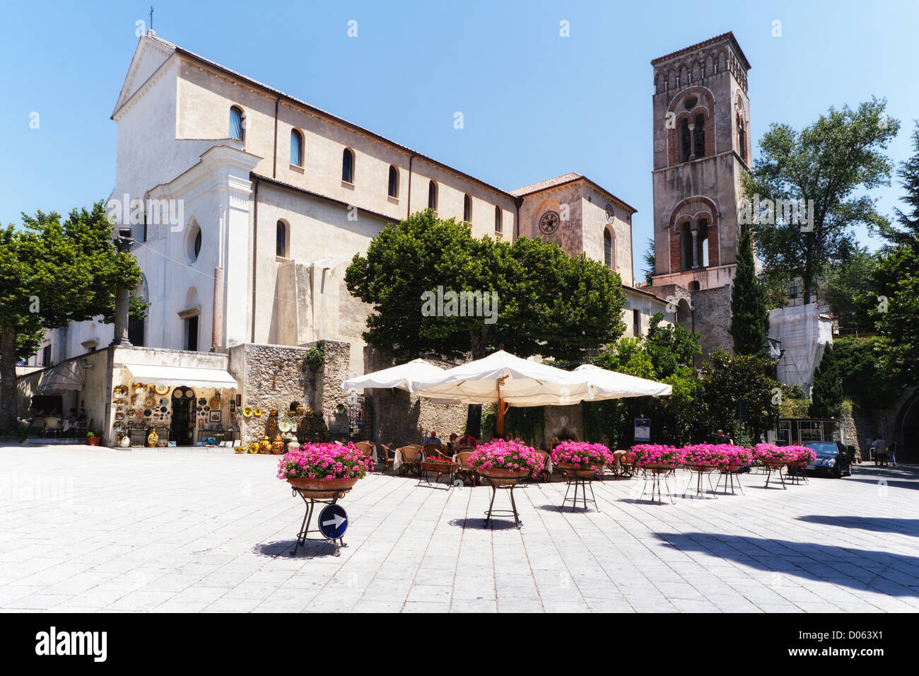 Low Angle View de la cathédrale dans la place de l'Archevêché, Ravello Campania, Italie Banque D'Images